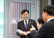 가상자산 규제 주도권 정책위로…'지분 제한·은행 중심' 힘 실리나