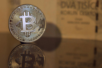 “스테이블코인, 디지털금융 인프라 부상…규제 마련해야”