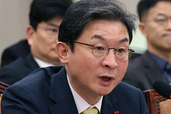 금융위, 코인 트래블룰 ‘100만 원 이하’ 확대…위험 거래소 차단 방침