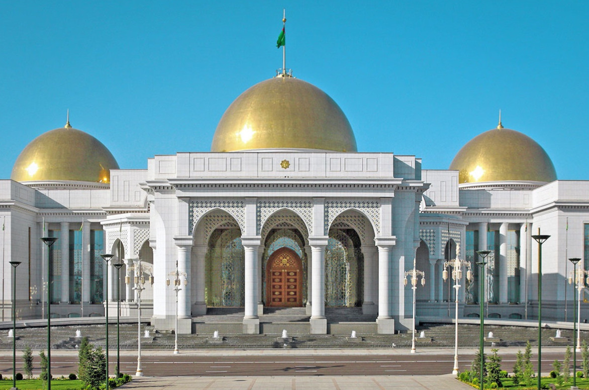 ▲투르크메니스탄 대통령 궁 (사진=투르크메니스탄 외교부 홈페이지)