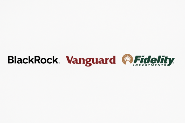 ▲세계 3대 자산운용사 로고(왼쪽부터 BlackRock, Vanguard, Fidelity). 글로벌 ETF 시장을 대표하는 패시브 운용 3대장이 비트코인 ETF 시장에 모두 합류했다는 점을 상징적으로 보여주는 이미지 (손기현 기자)