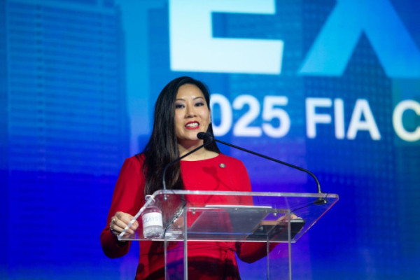 ▲CFTC 위원장 캐롤라인 팜 (사진=캐롤라인 팜 링크드인)