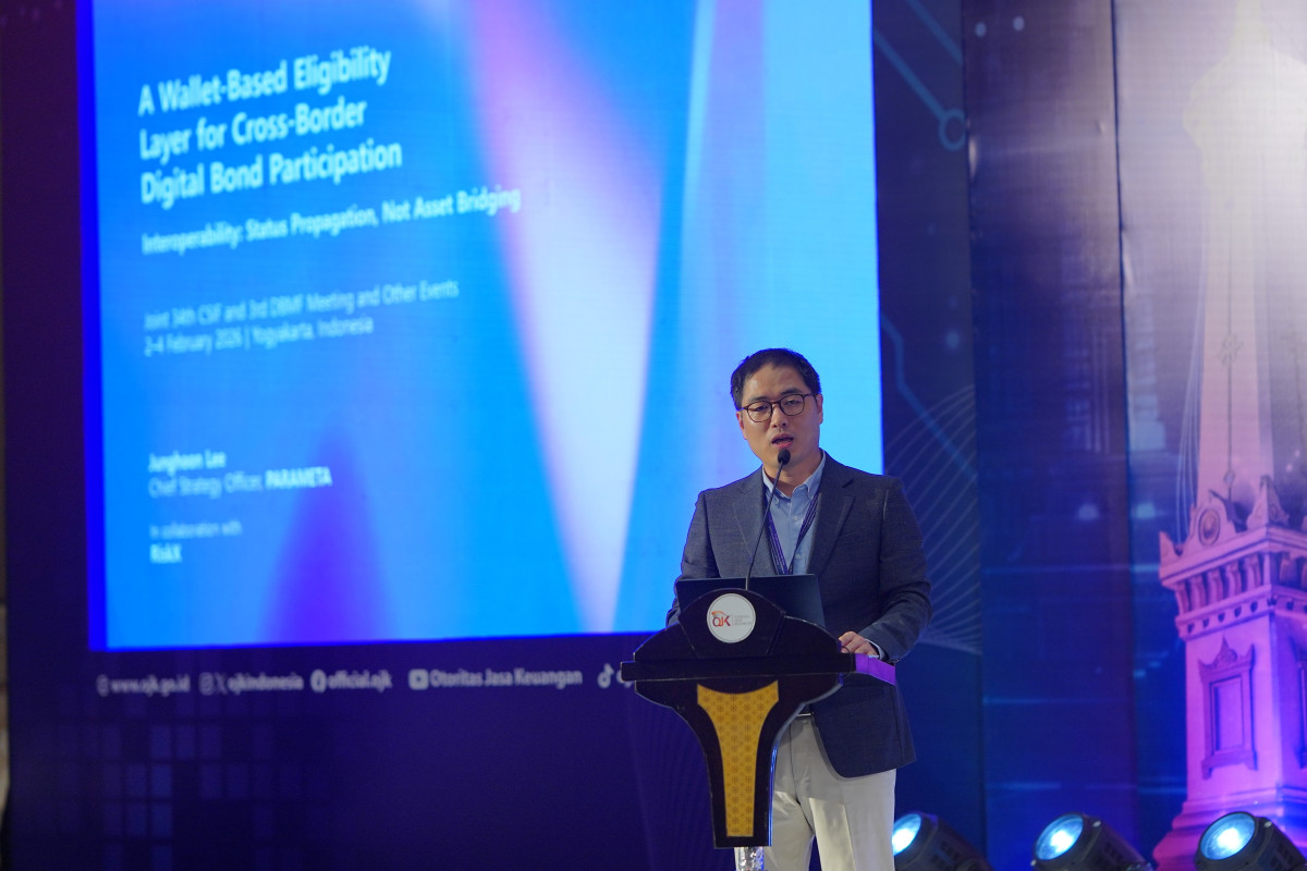 ▲인도네시아 요그야카르타에서 열린 ADB 주관 디지털 채권 시장 포럼(DBMF)에서 이정훈 파라메타 CSO가 온체인 KYC 기반 국경 간 디지털 채권 참여 모델을 발표하고 있다. (사진제공=파라메타)