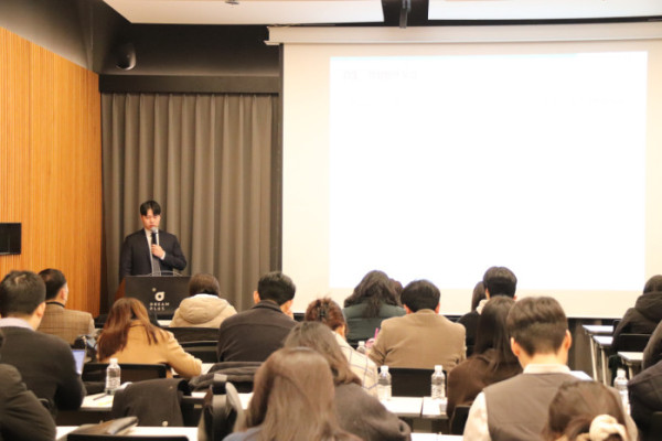 ▲교육을 진행 중인 DAXA 담당자 (사진=DAXA)